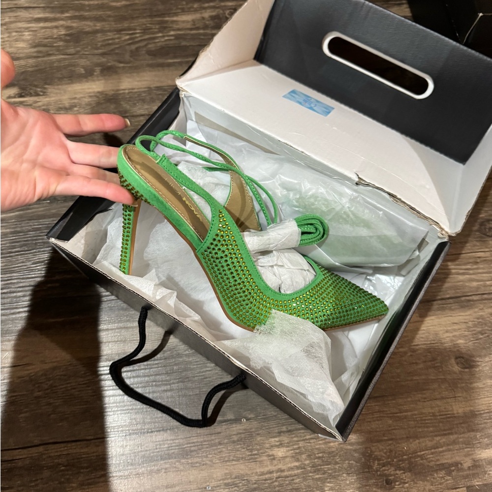 Fashion Nova Green Pumps